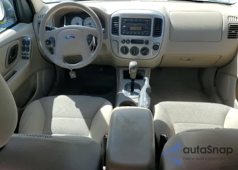 2005 Ford Escape Xlt z USA, uszkodzony, nr VIN 1FMYU93175KA87886